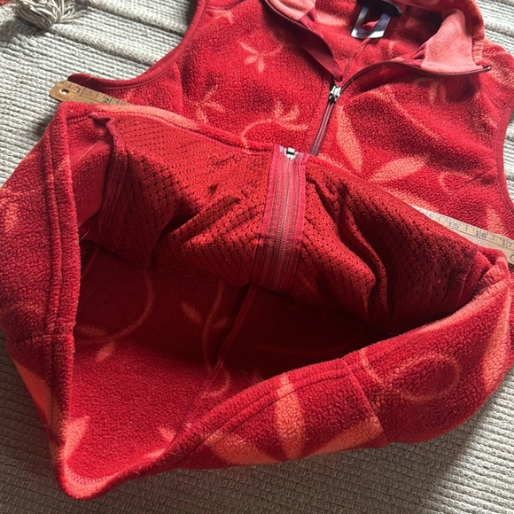 Patagonia synchilla vest fleece cherry red floral flowers athletic women’s L - Picture 9 of 10